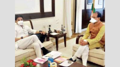 Jyotiraditya Scindia meets Shivraj Singh Chouhan, says development on agenda; no talks on cabinet rejig