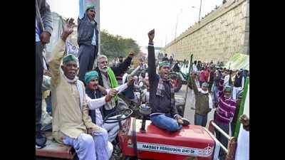 Farmers gather at Delhi-Noida border, key route closed for movement