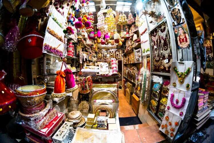 Shopping at Kinari Bazar