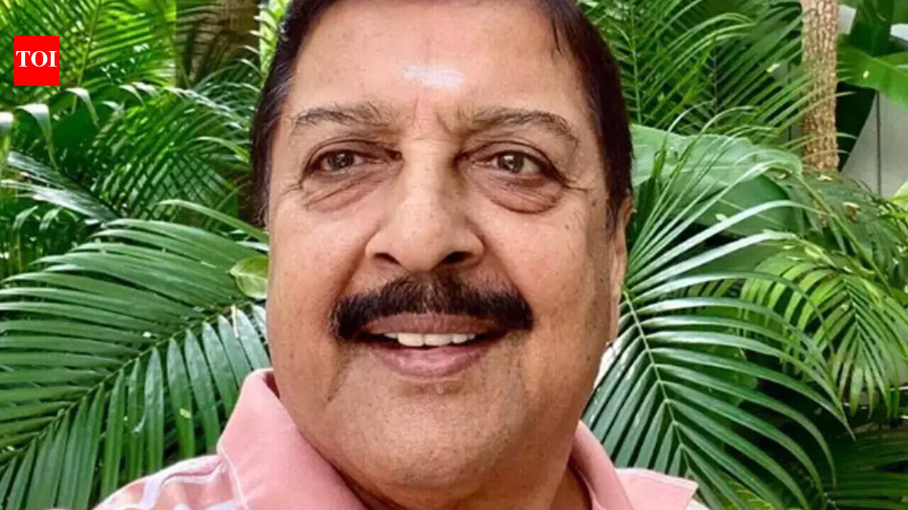 Sivakumar clarifies on COVID-19 rumors with a happy selfie