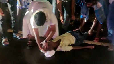Watch: Tamil Nadu minister Vijayabaskar helps critically injured man on highway