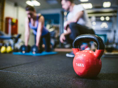 6 ways to do squats with weights