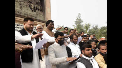 RJD protest in Patna in support of agitating farmers
