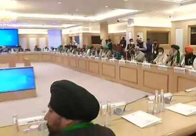 Govt-farmers meeting: Union leaders threaten to walk out; ministers convince them to continue talks