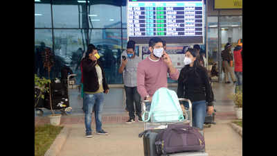 Fog delays flights, irks flyers at Patna