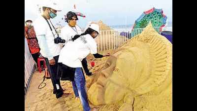 Puri: Women hold fort at sand art fest
