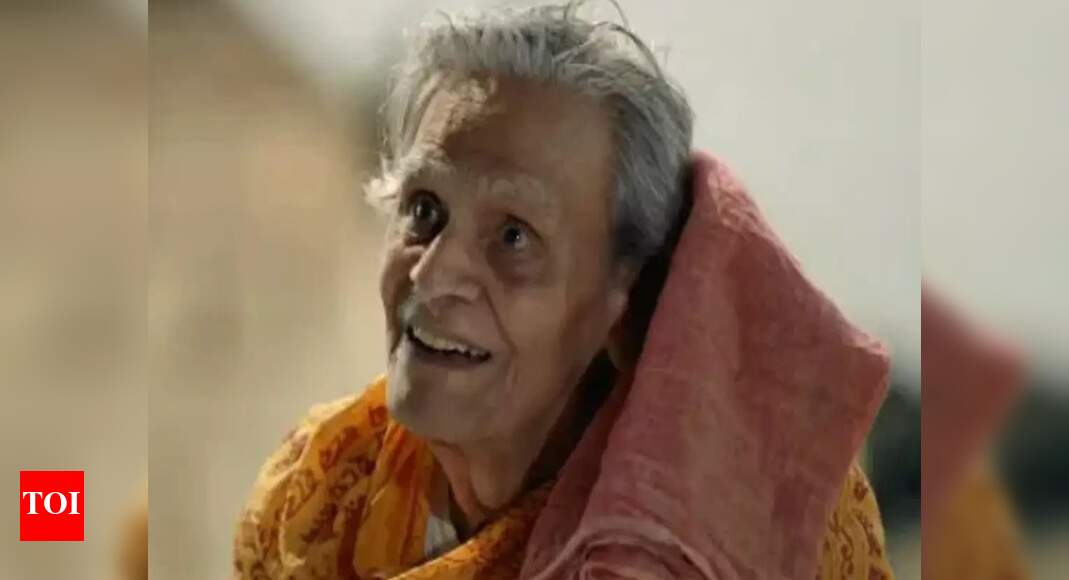 Versatile actor Monu Mukherjee passes away - Times of India
