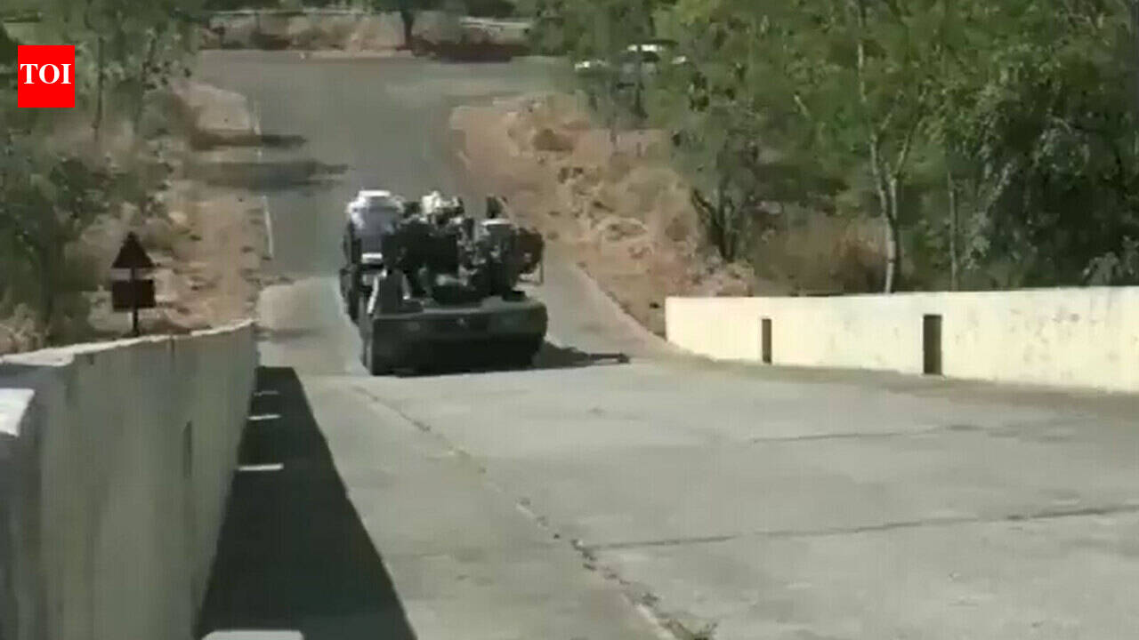 Watch: Undergoing trials of Made in India Howitzer Advanced Towed ...