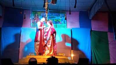 Chitpore bounces back with rural Bengal jatra shows