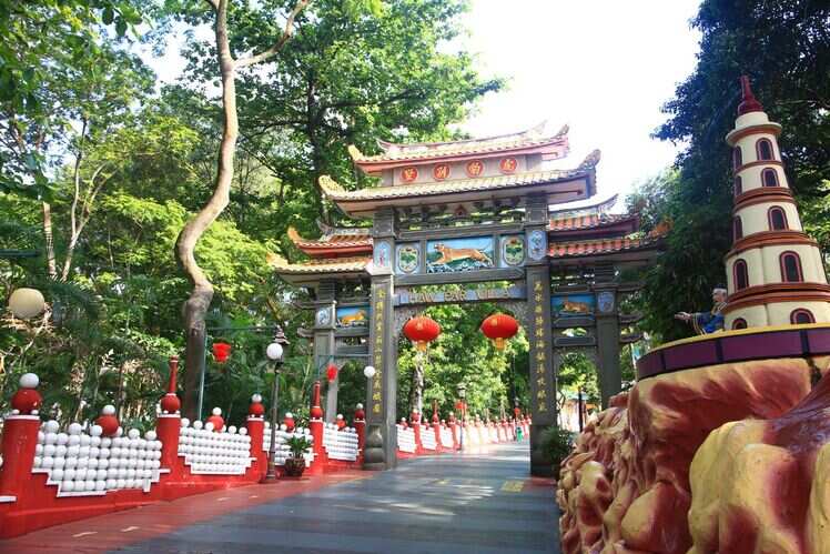 Discover Chinese folklore at Haw Par Villa