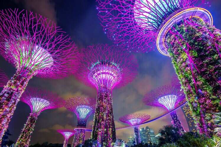 Enjoy light show at Marina Bay