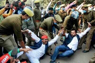 SP president's arrest spark protests | Varanasi News - Times of India