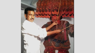 Leather puppeteer Khanda Ramadas wins DakshinaChitra award