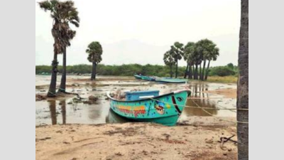 Tamil Nadu CM inspects rain-affected areas in Nagapattinam