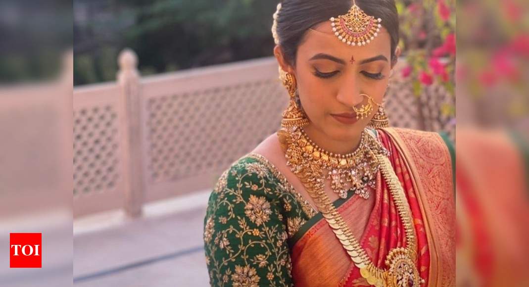 Swara Bhasker Ditches Celebrity Designers For Her Mother Gorgeous Red Saree  And Jewellery at Court Marriage With Fahad Ahmad - See Pics