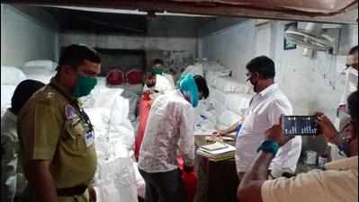 NMC seizes 270kg banned plastic bags from Satranjipura shop