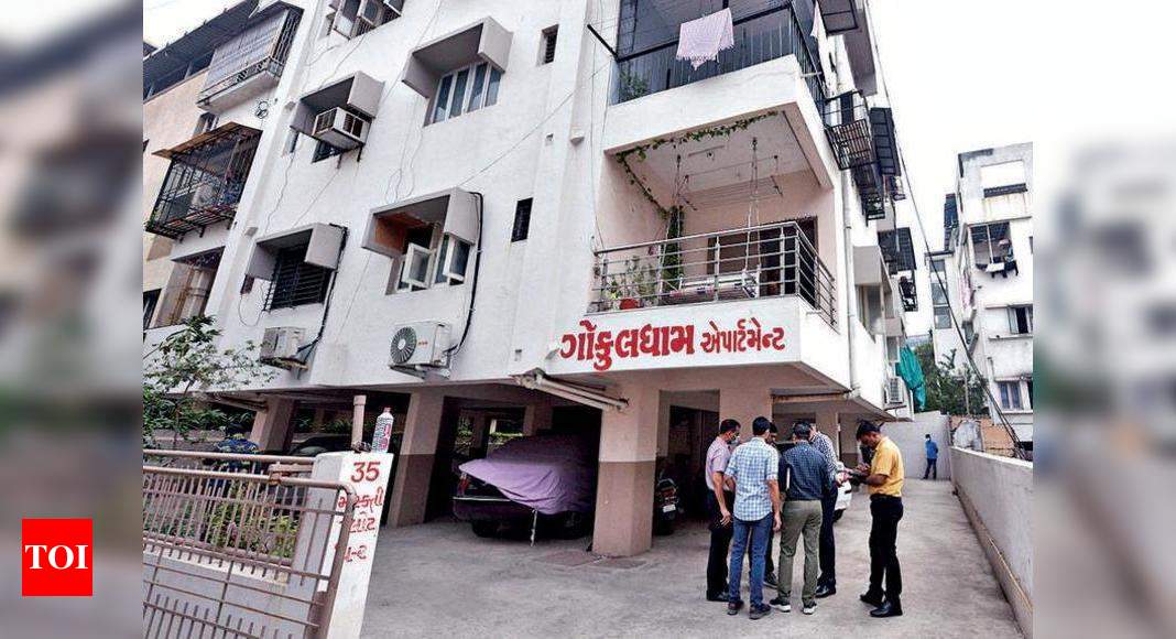 girl-jumped-off-parle-point-terrace-to-kill-self-surat-news-times