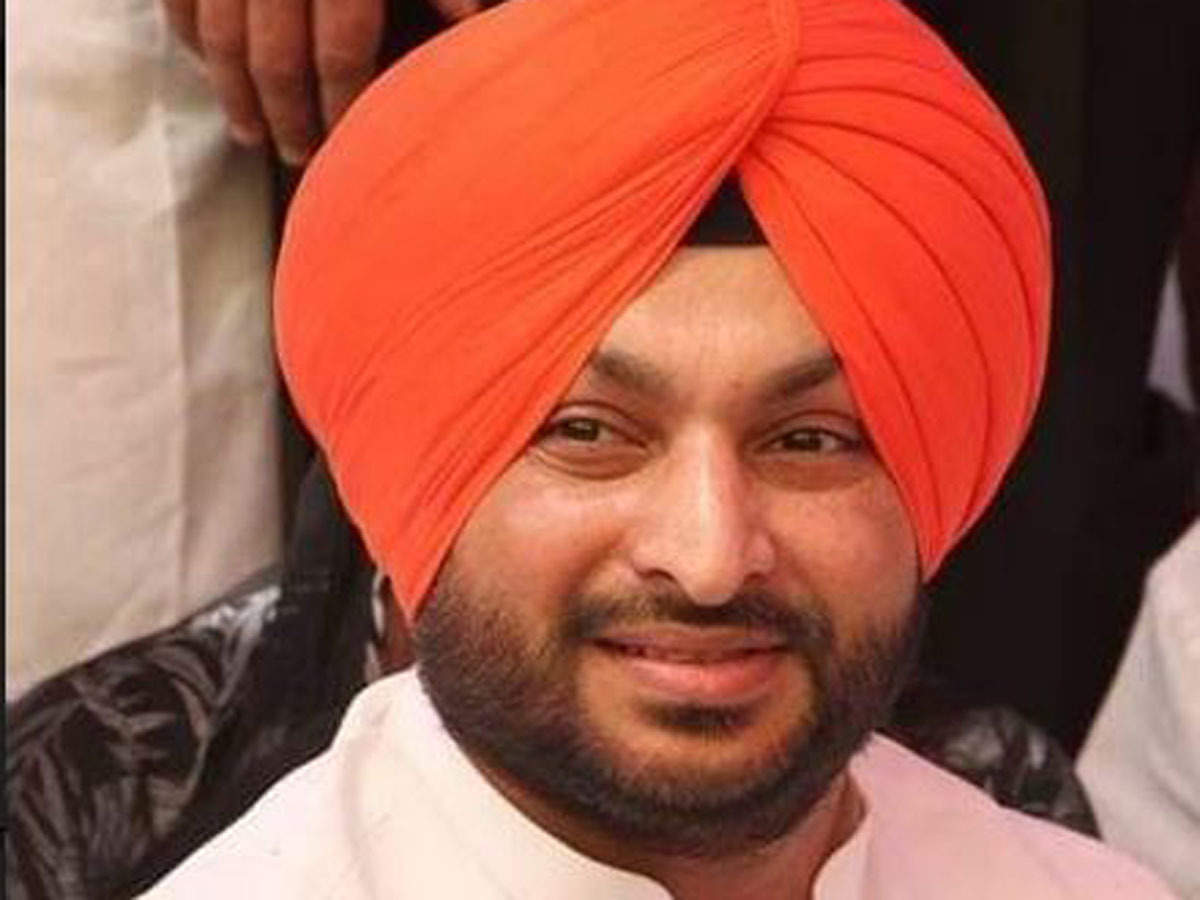 Ravneet Bittu gives Sidhu 