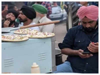 The Pizza Langar organized to serve protesting farmers is winning the internet