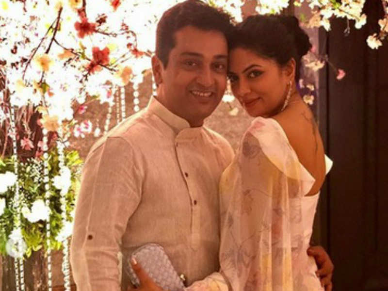 Bigg Boss 14: Kavita Kaushik shares a 'Happy sunday' picture with ...