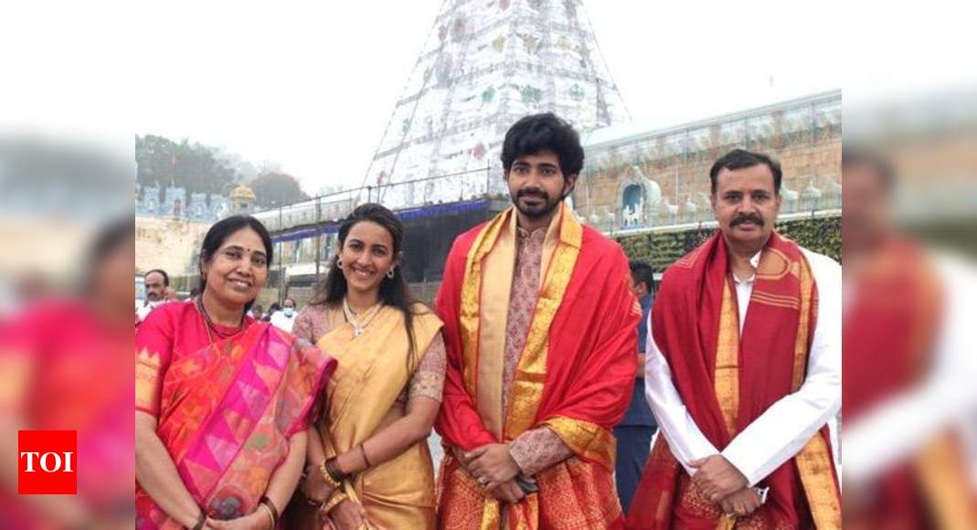 Mukesh Ambani, Radhika Merchant Visit Lord Venkateswara Temple In Andhra  Pradesh