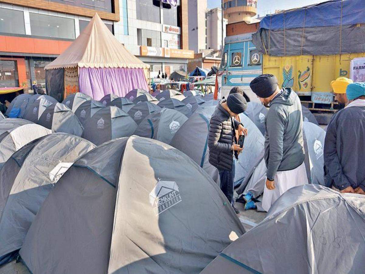 tents for agitation: Farmers' protest: 'Refuelling' at these tents for  agitation next day | Delhi News - Times of India