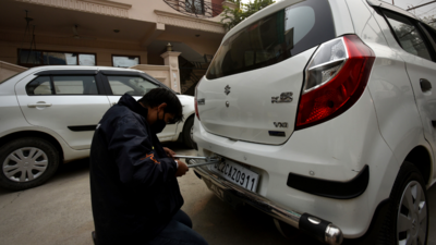 Delhi govt to launch drive to check HSRP, colour-coded sticker compliance