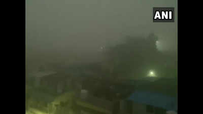 Foggy morning in Mumbai, drop in maximum temperature causes chill