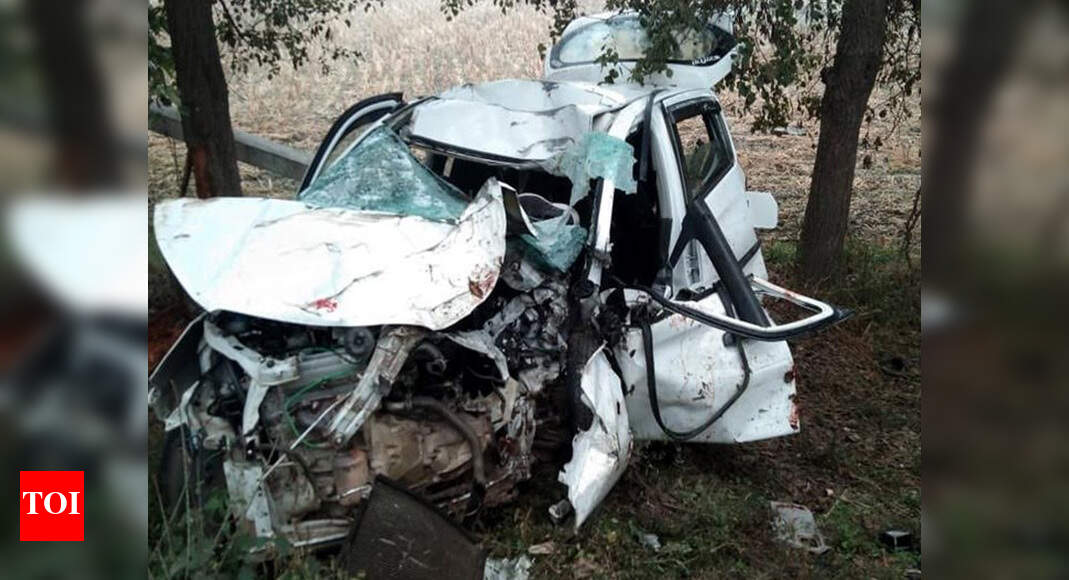 Three killed, one injured after car collides rams into tree in ...