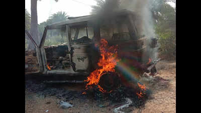 Maoists gun down contractor, torch three vehicles in Odisha