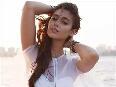 Throwback Thursday: When Ileana D'Cruz left everyone stunned with her paddle-boarding skills - watch video