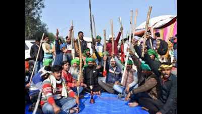 Another BKU faction reaches Noida; homage paid to 'martyrs' of farmers stir