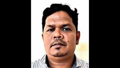 Constable caught taking Rs 10,000 bribe
