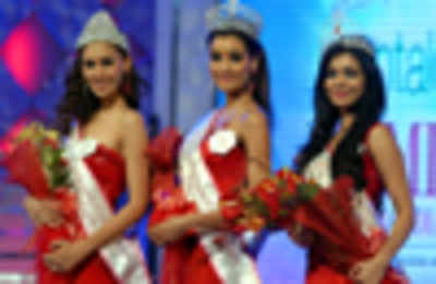 Kanishtha Dhankhar wins Pantaloons Femina Miss India World 2011