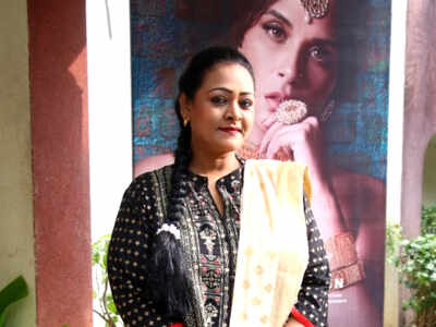 Shakeela: I'm happy my biopic has been made when I'm alive | Tamil
