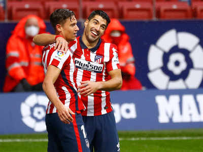 Suarez nets double as Atletico Madrid go clear at the top