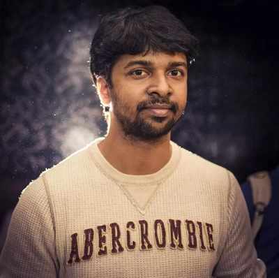 Reading the newspaper has become a habit; it’s the only source of news for me: Madhan Karky