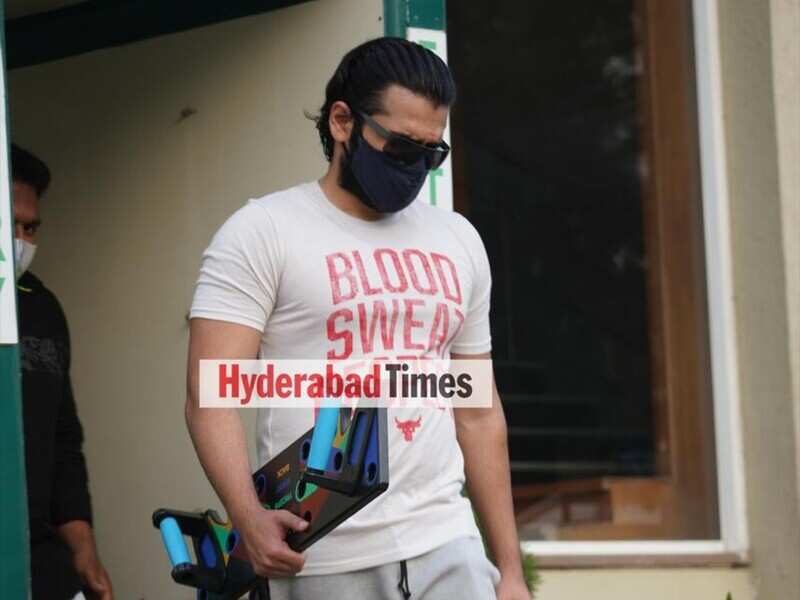 Spotted Ram Pothineni shows off his fit body after a