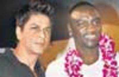 Shah Rukh snubs Akon?
