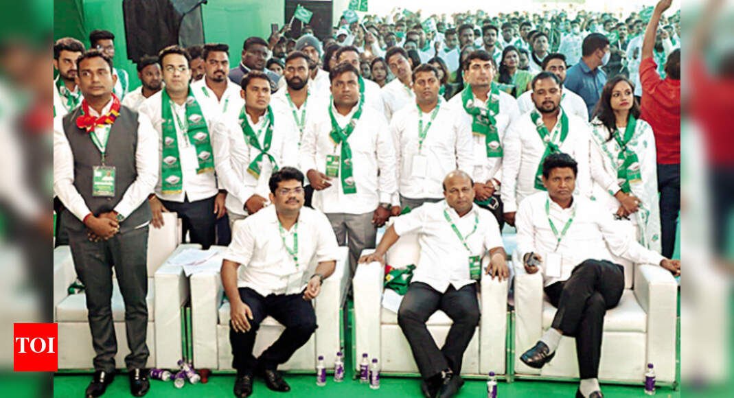 Beware of lies on social media, Naveen Patnaik tells BJD student wing | Bhubaneswar News - Vimarsana News