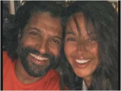 Lovebirds Shibani Dandekar and Farhan Akhtar's latest selfie is giving us major couple goals - view post