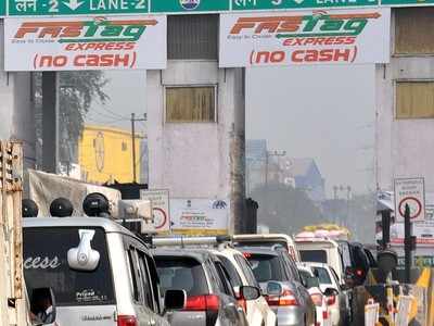 Will govt do away with the cash lane on NH plazas from January 1?