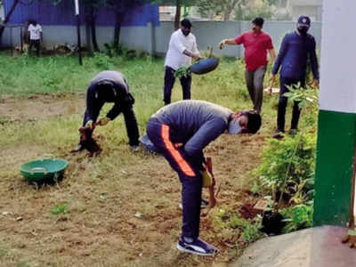 Bengaluru: Volunteers clear govt school of grass, garbage