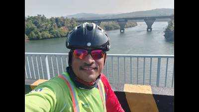 31 cyclists complete 400km cycle ride