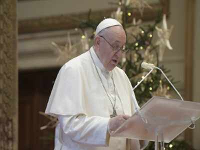 Pope proclaims year of families, offers advice to keep peace