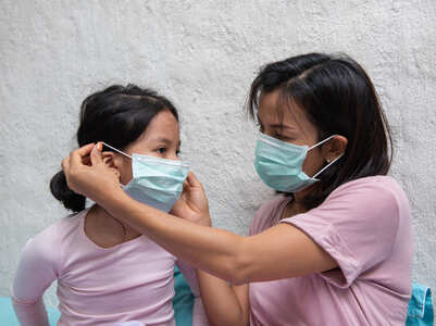 Coronavirus infection: Should you wear a face mask at home?