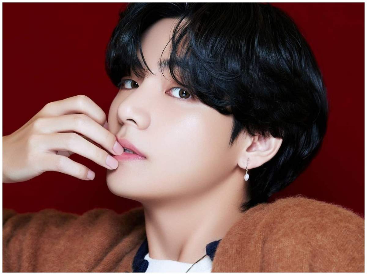Bts Member V Tops The List Of 100 Most Handsome Faces Of K Pop Artist Of K Pop Movie News Times Of India