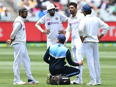 Umesh Yadav suffers calf muscle injury, doubtful for next Test | Cricket  News - Times of India