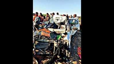 Three of Morbi family die in Rapar accident