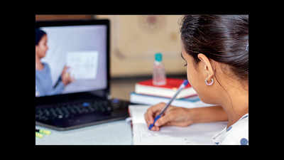 Blackboards and screens will coexist in ‘hybrid’ classes: Study